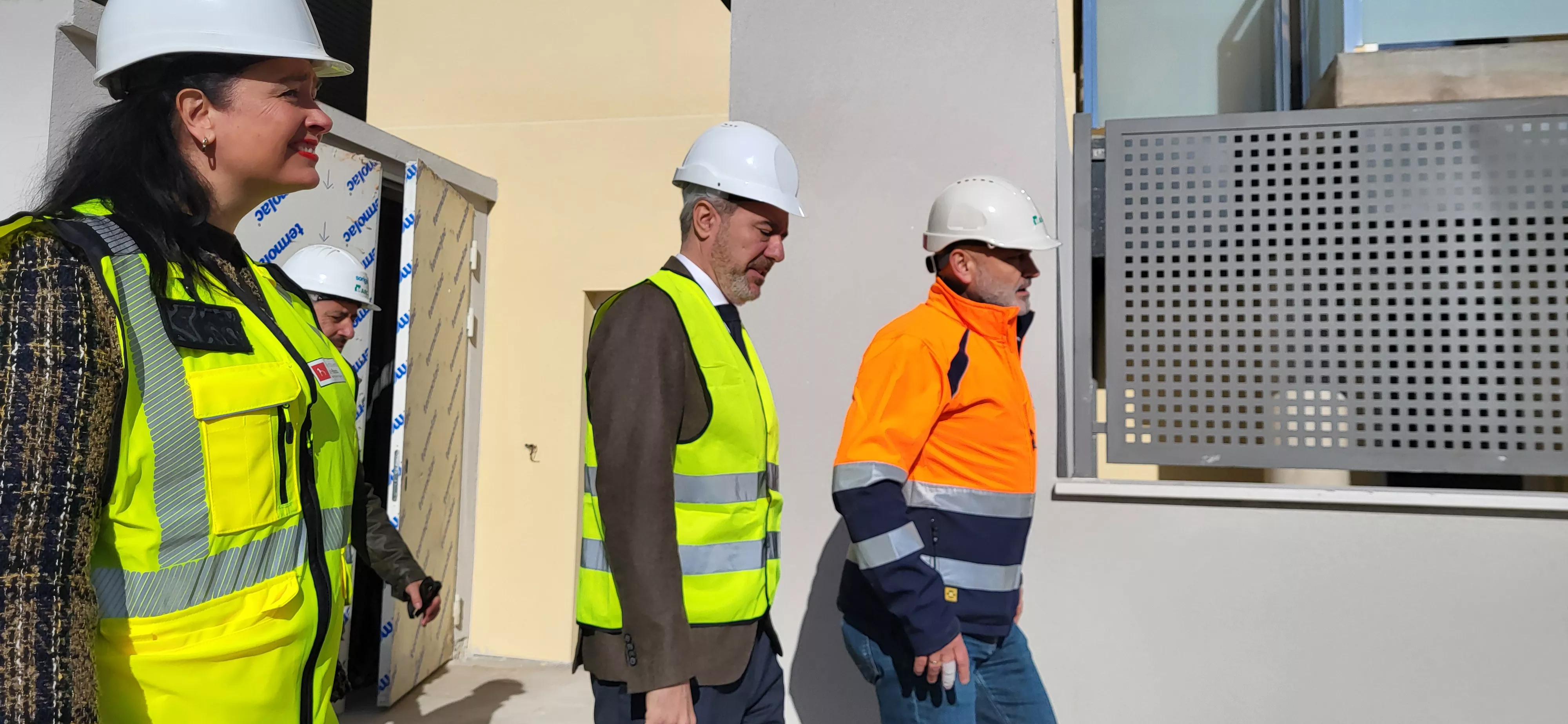 Visita a las viviendas finalizadas en el antiguo cuartel de La Merced. Foto Mercedes Manterola