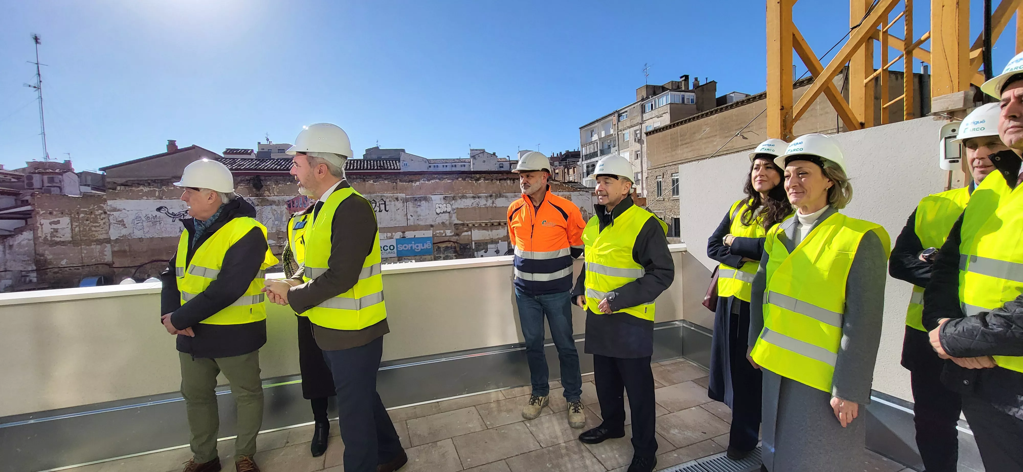Visita a las viviendas finalizadas en el antiguo cuartel de La Merced. Foto Mercedes Manterola