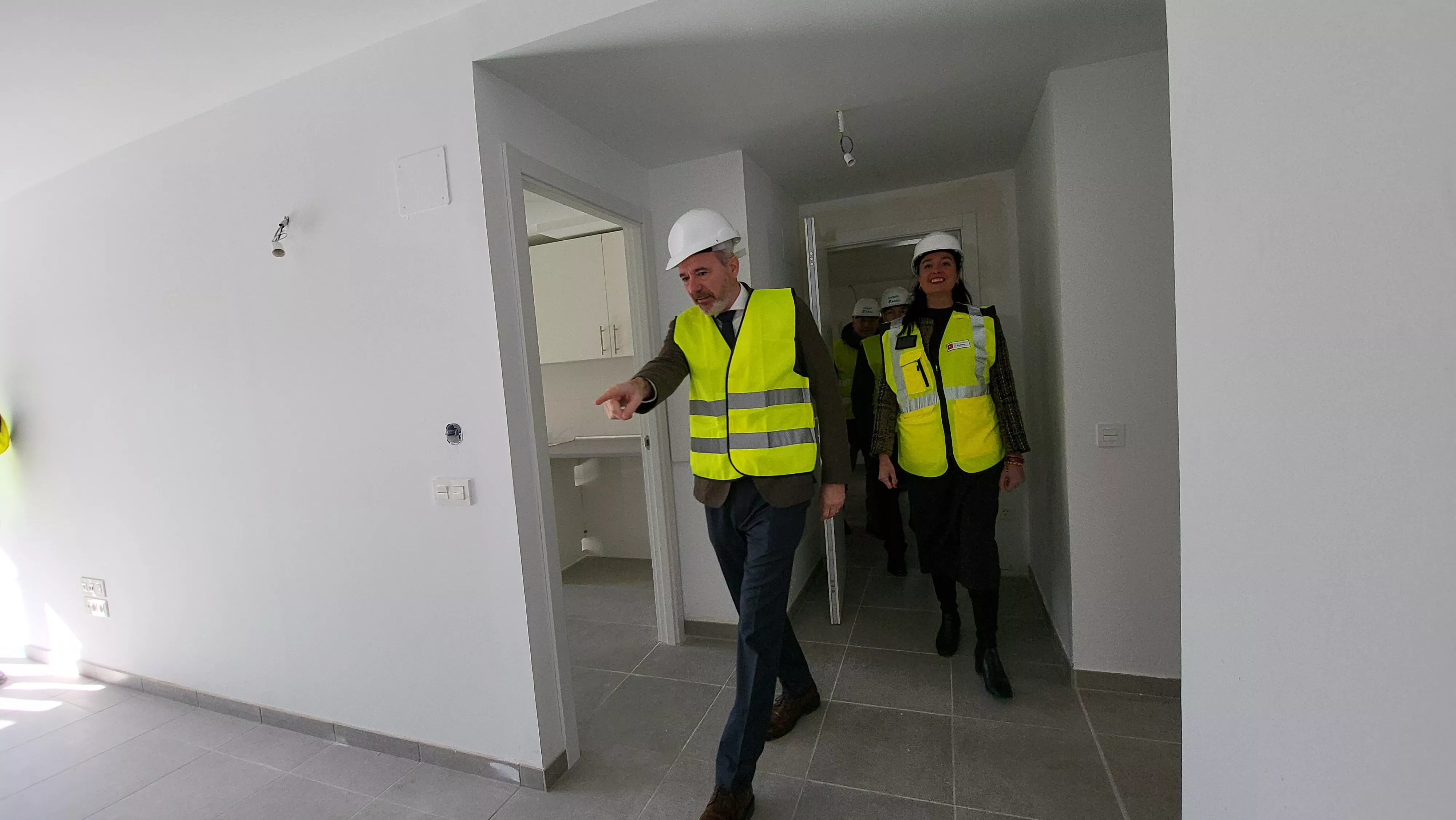 Visita a las viviendas finalizadas en el antiguo cuartel de La Merced. Foto Mercedes Manterola