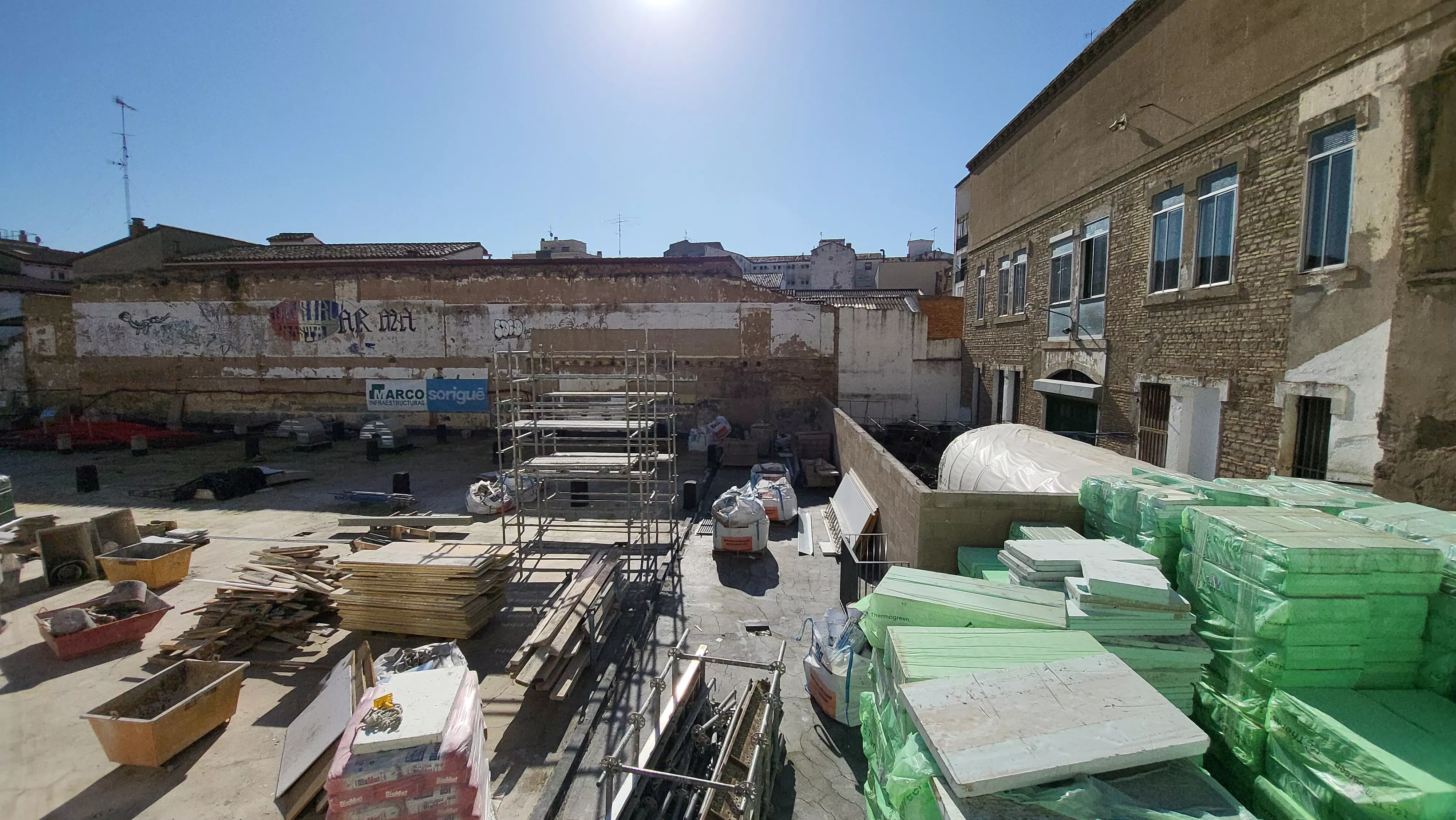 Visita a las viviendas finalizadas en el antiguo cuartel de La Merced. Foto Mercedes Manterola