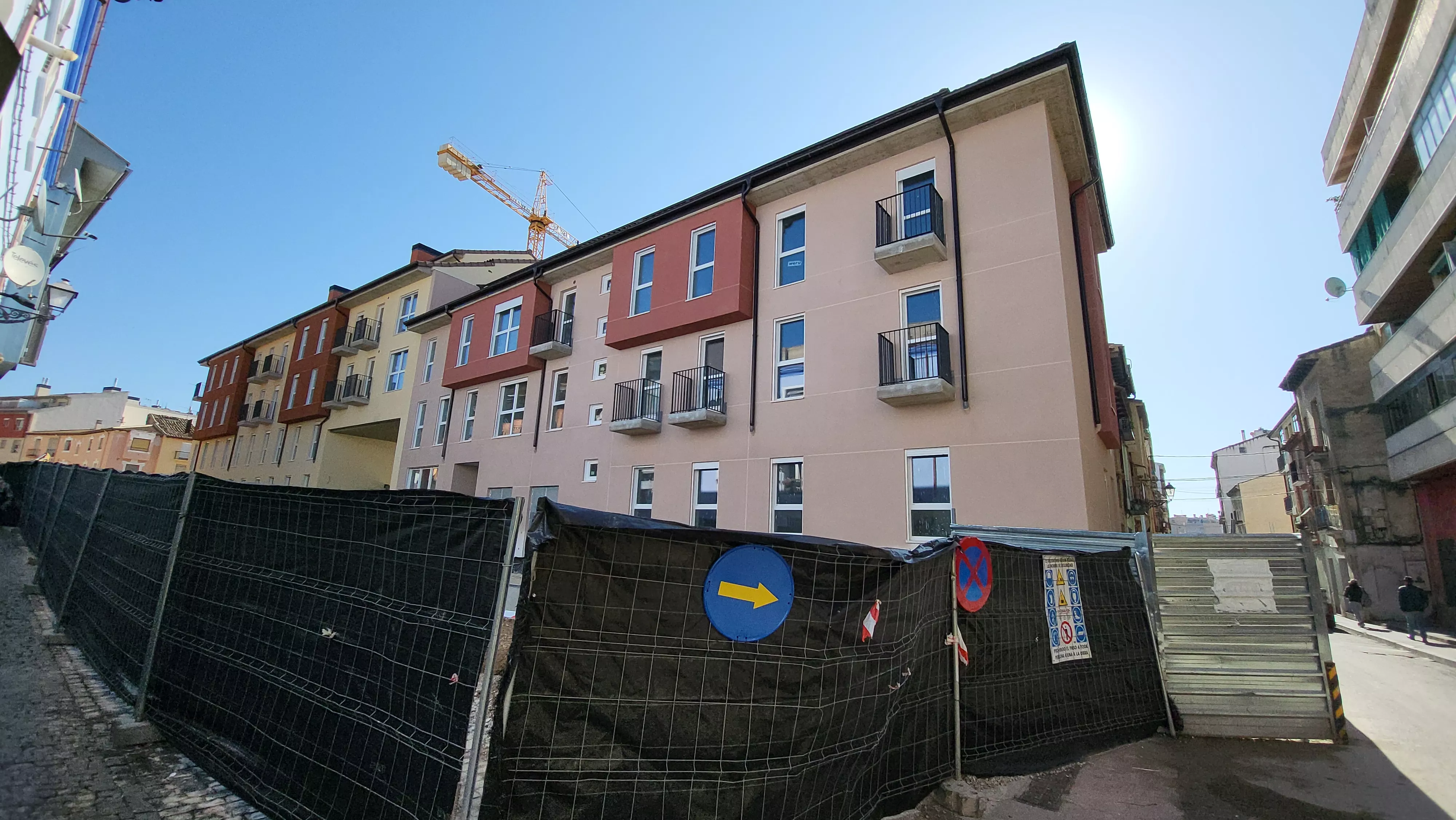 Visita a las viviendas finalizadas en el antiguo cuartel de La Merced. Foto Mercedes Manterola