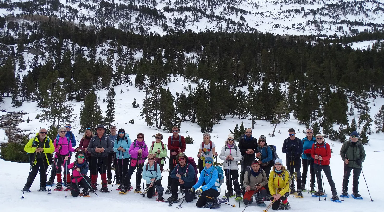 Grupo de senderistas de Turismo por el Alto Aragón. 