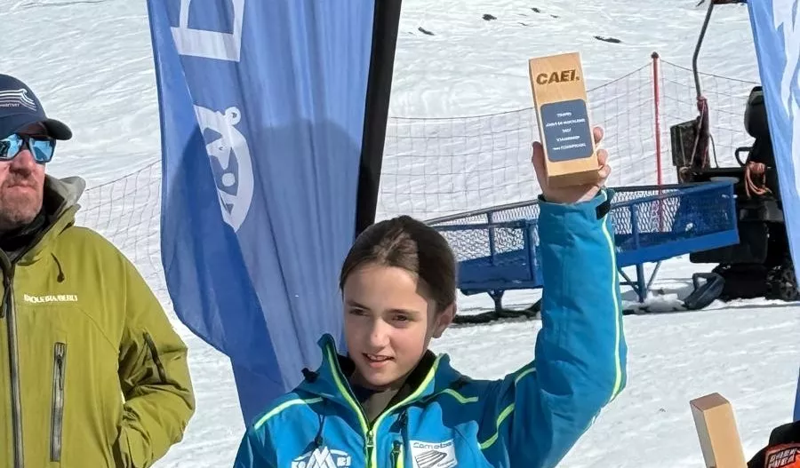 En la categoría U10 femenino Izarbe López de los Mozos consiguió una fantástica segunda posición a tan solo +0.25 de la primera plaza