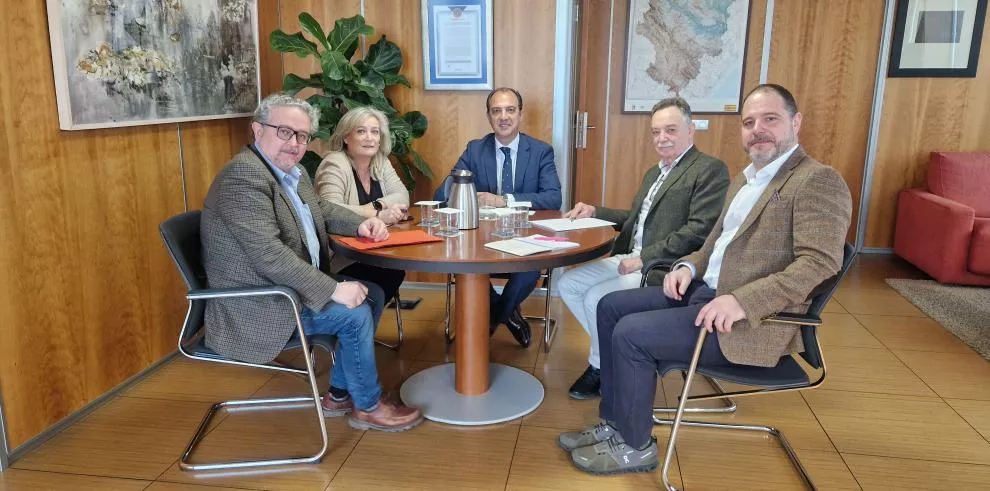 El consejero de Sanidad se reúne con los presidentes de los colegios de Médicos, Enfermeros, Farmacéuticos y Veterinarios de la provincia de HuescaGobierno de Aragón