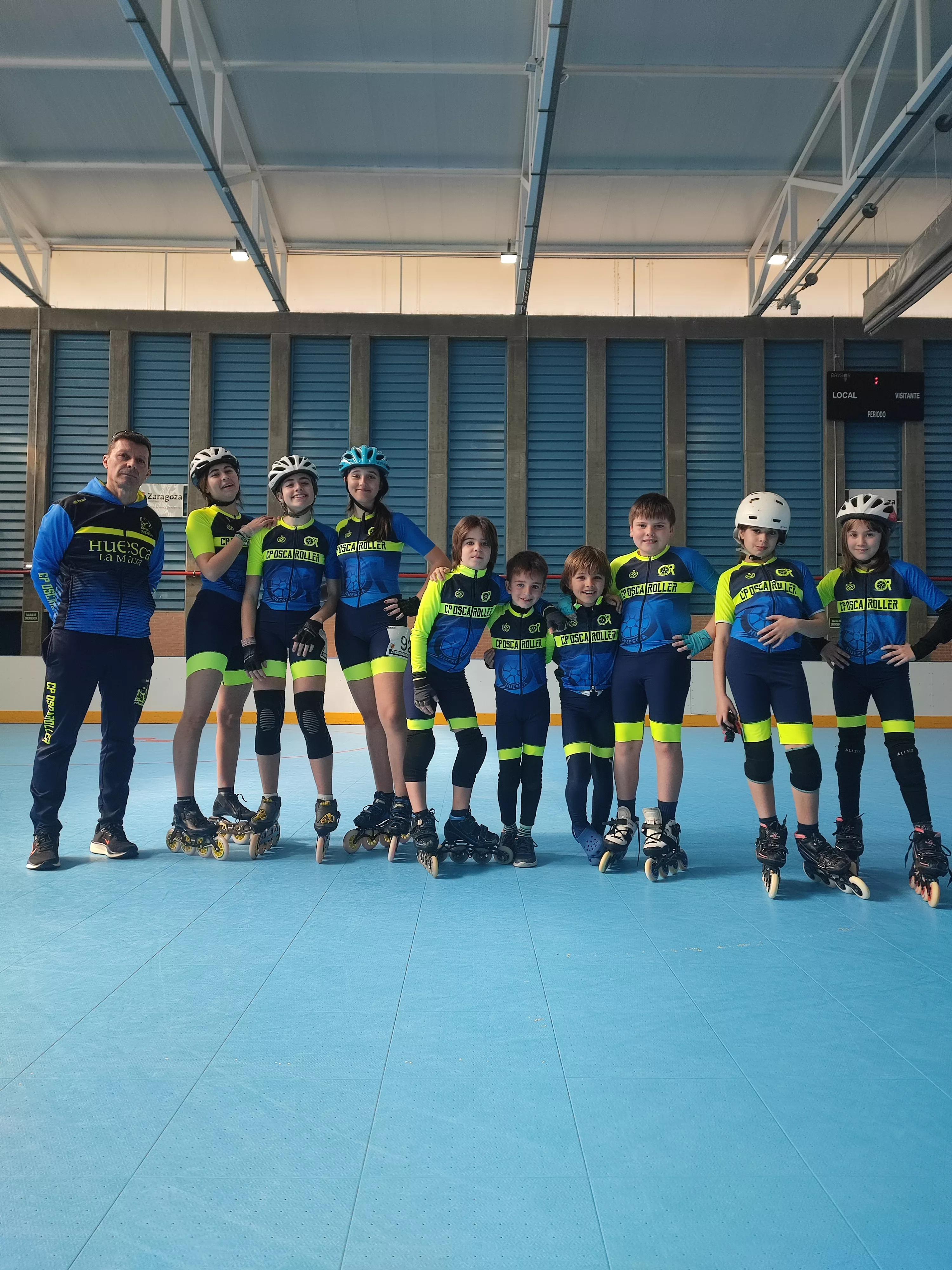 Grupo de patinadores de Osca Roller en la competición.