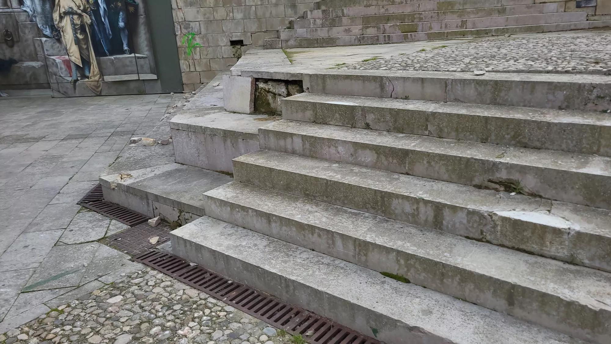 Desperfectos en la plaza General Alsina