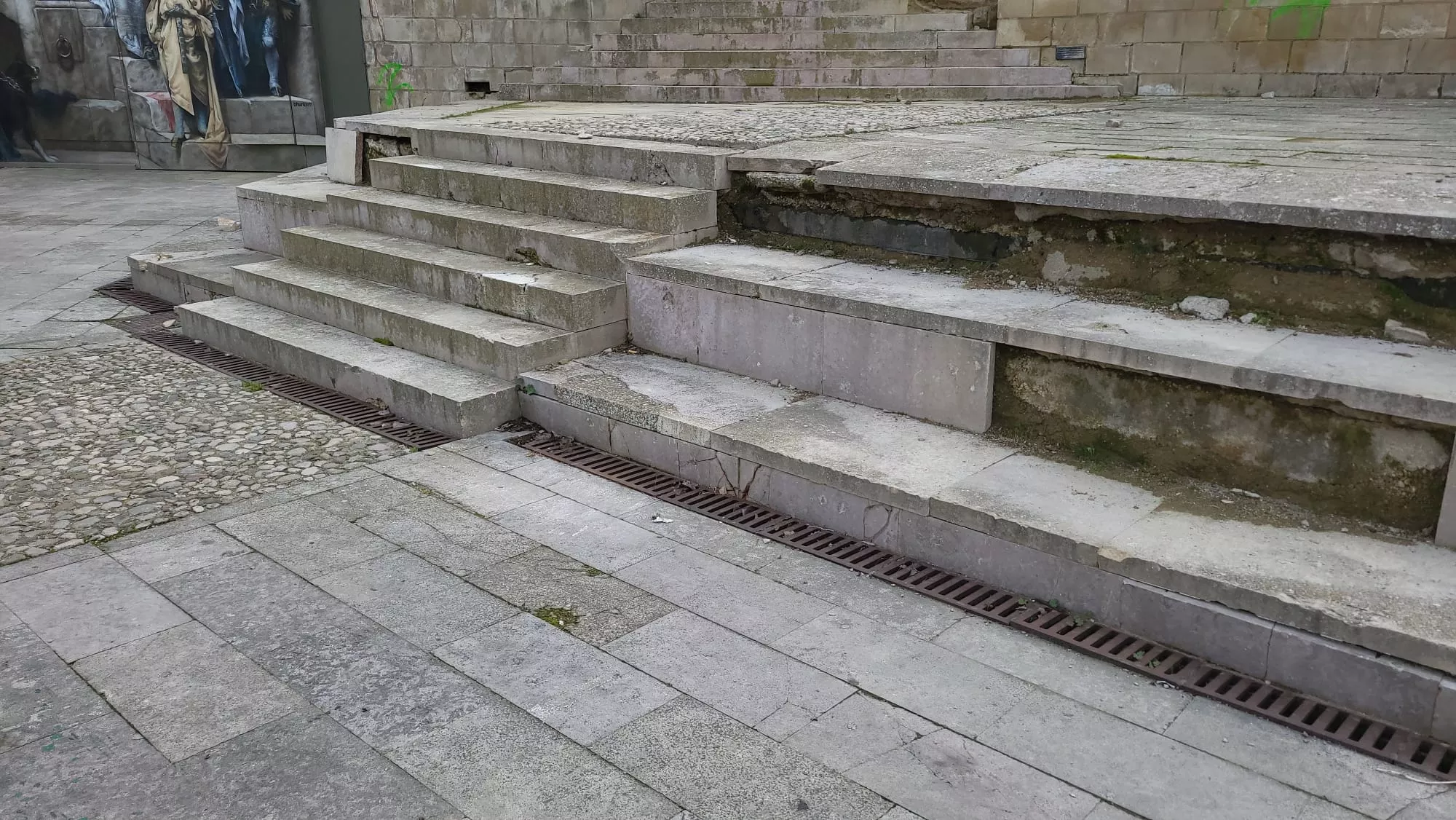 Desperfectos en la plaza General Alsina