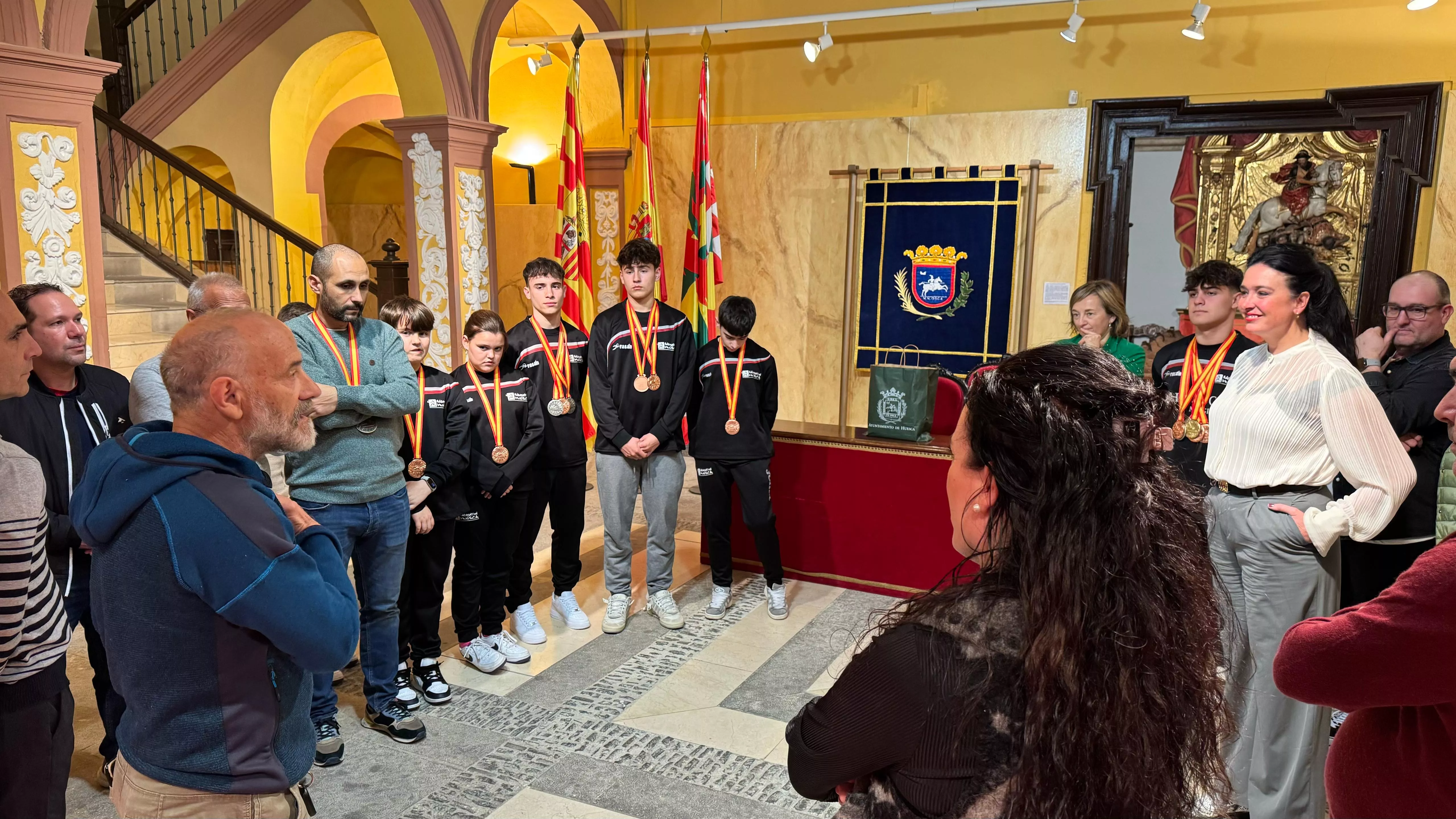 Recepción del Ayuntamiento al Bádminton Huesca La Magia