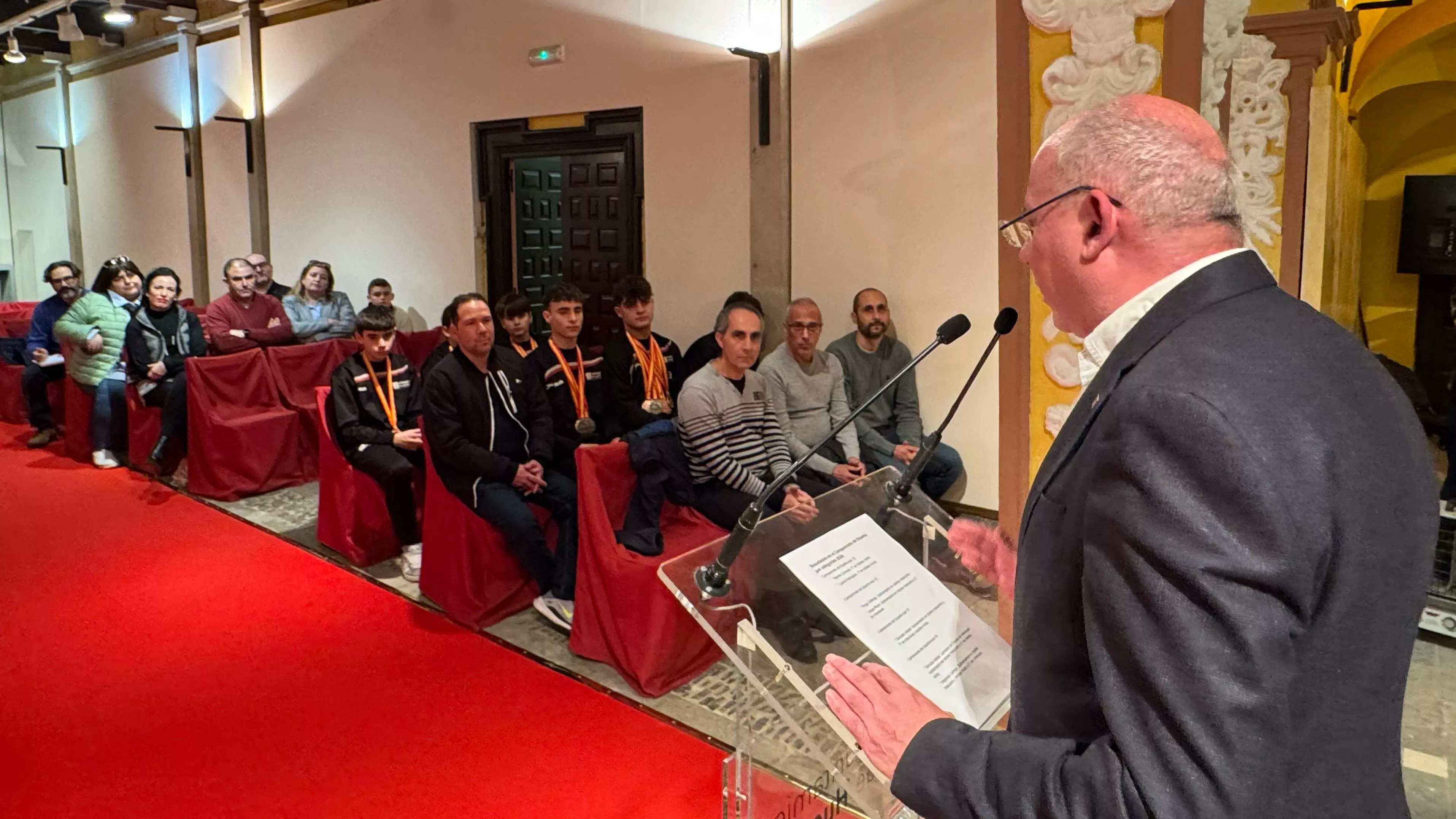 Recepción del Ayuntamiento al Bádminton Huesca La Magia