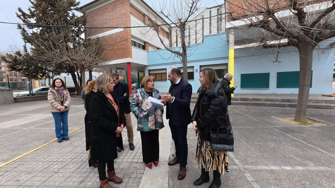 Tomasa Hernández y Fernando Torres en el Ceip Altoaragón Tomasa Hernández y Fernando Torres en el Ceip Altoaragón