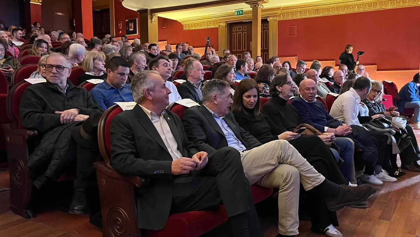 Premio de honor 2025 del Pirineos Mountain Festival a los primeros himalayistas aragoneses. Foto Mercedes Manterola