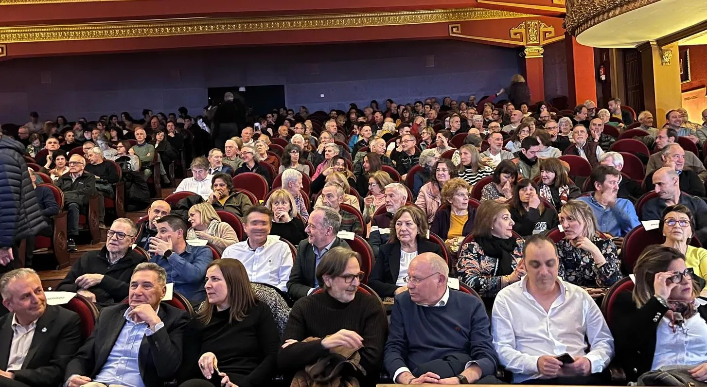Premio de honor 2025 del Pirineos Mountain Festival a los primeros himalayistas aragoneses. Foto Mercedes Manterola