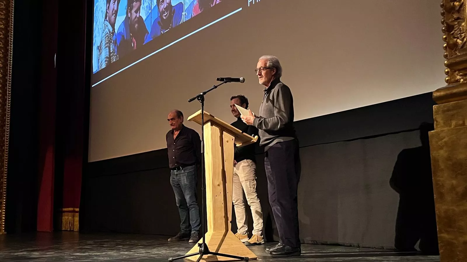Premio de honor 2025 del Pirineos Mountain Festival a los primeros himalayistas aragoneses. Foto Mercedes Manterola
