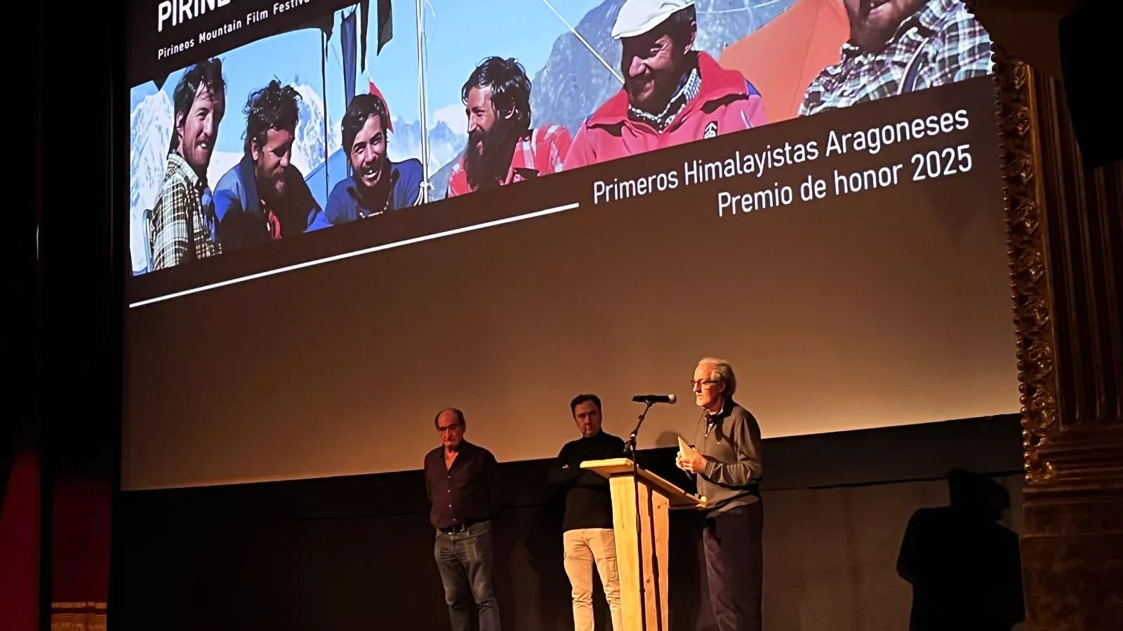 Premio de honor 2025 del Pirineos Mountain Festival a los primeros himalayistas aragoneses. Foto Mercedes Manterola