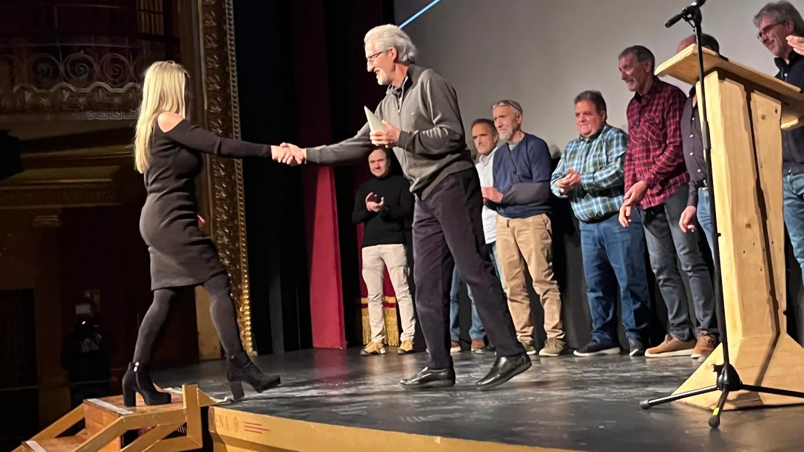 Premio de honor 2025 del Pirineos Mountain Festival a los primeros himalayistas aragoneses. Foto Mercedes Manterola