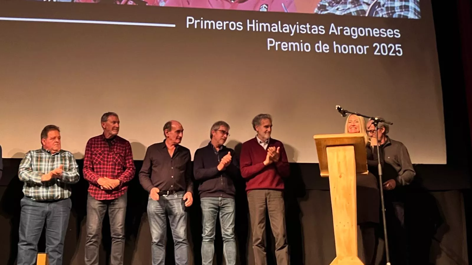 Premio de honor 2025 del Pirineos Mountain Festival a los primeros himalayistas aragoneses. Foto Mercedes Manterola