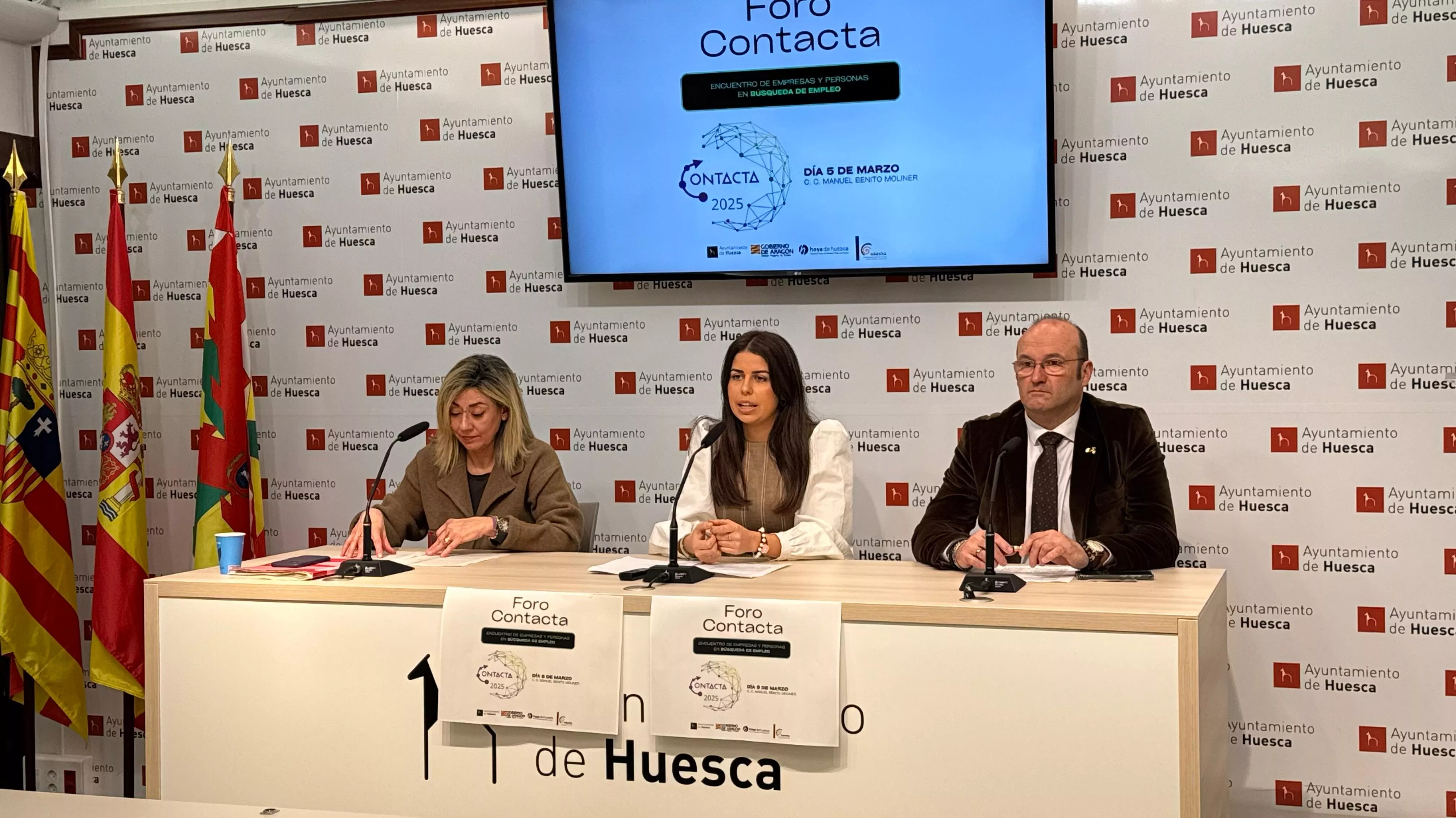 Carmen Launa, Belén Almudévar y Miguel Ángel Torres han presentado el Foro Contacta.