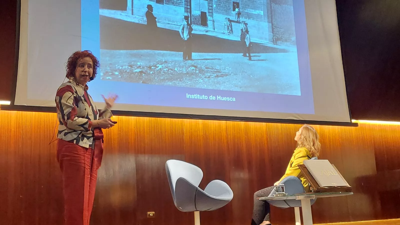 Conferencia Descubriendo a Cajal en la DPH