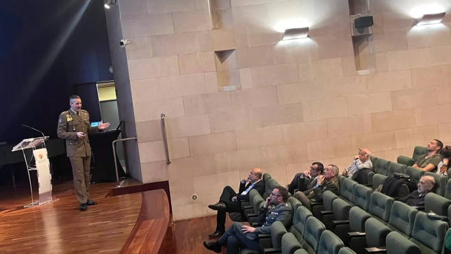 Participación del capitán García Galindo en el congreso sobre aludes. Participación del capitán García Galindo en el congreso sobre aludes.