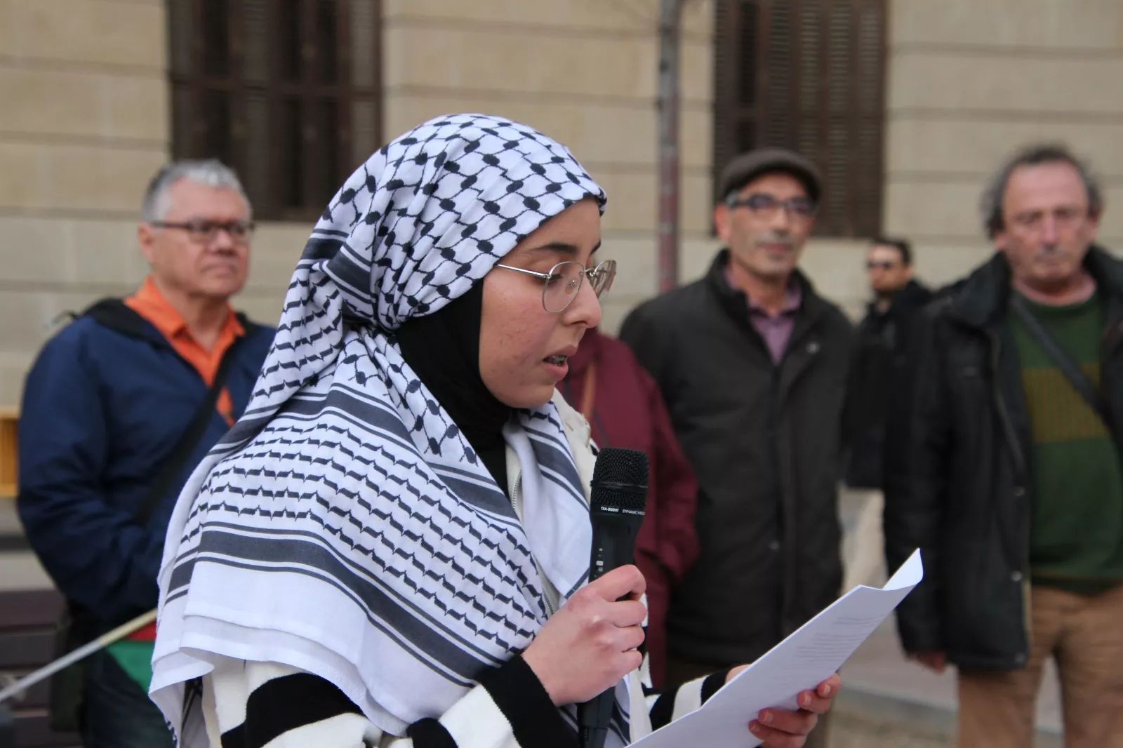 Enésima concentración en Huesca para exigir el STOP al genocidio palestino. Foto Carlos Neofato
