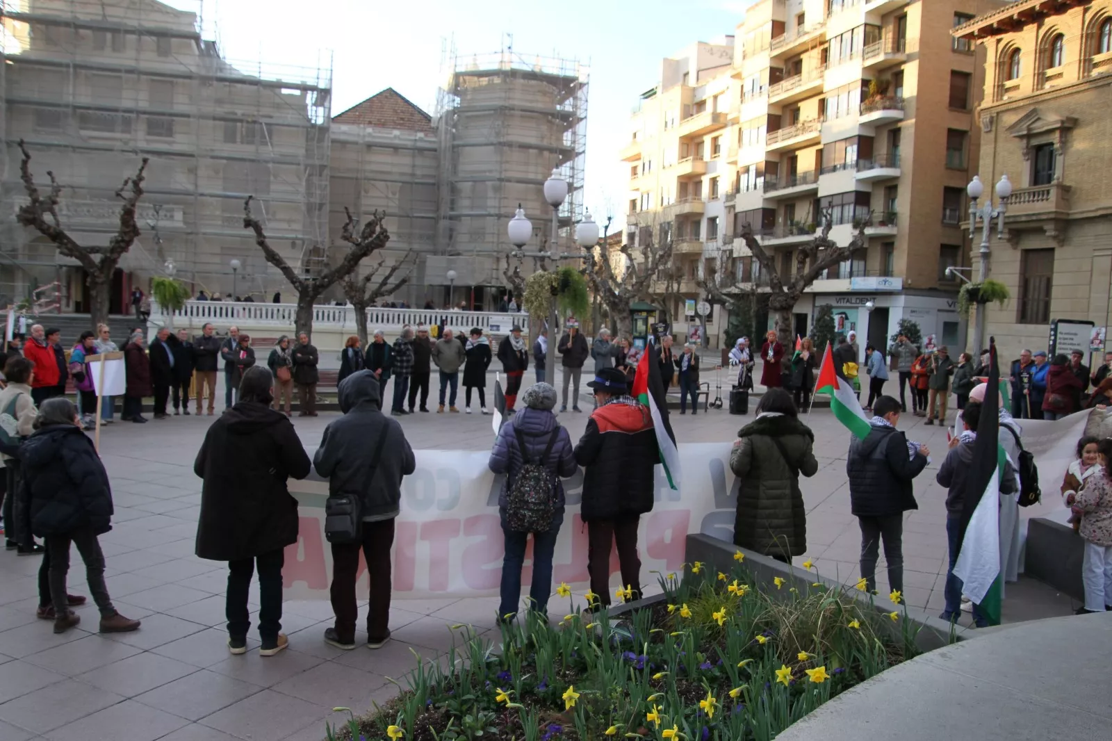 Enésima concentración en Huesca para exigir el STOP al genocidio palestino. Foto Carlos Neofato