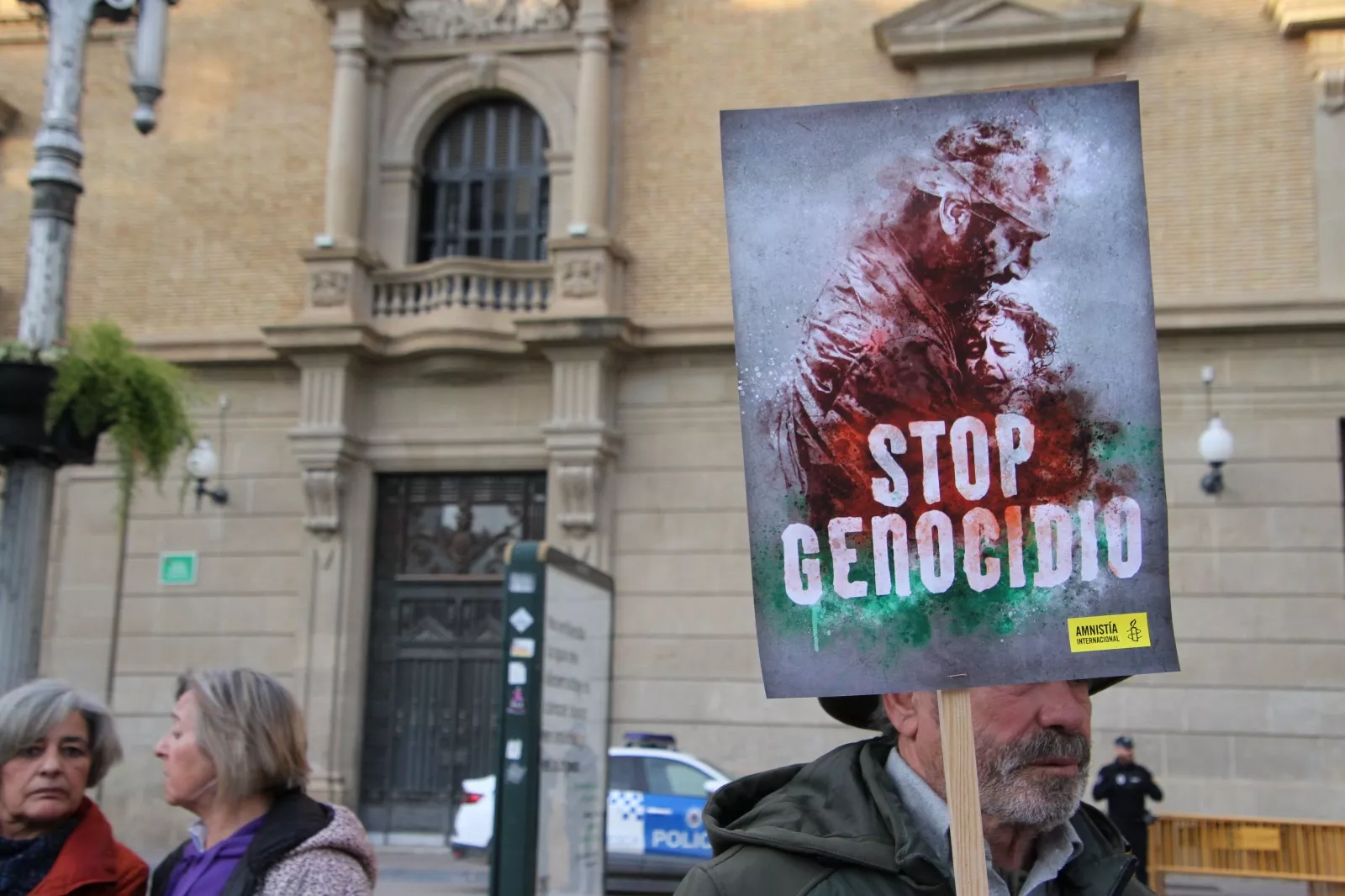 Enésima concentración en Huesca para exigir el STOP al genocidio palestino. Foto Carlos Neofato