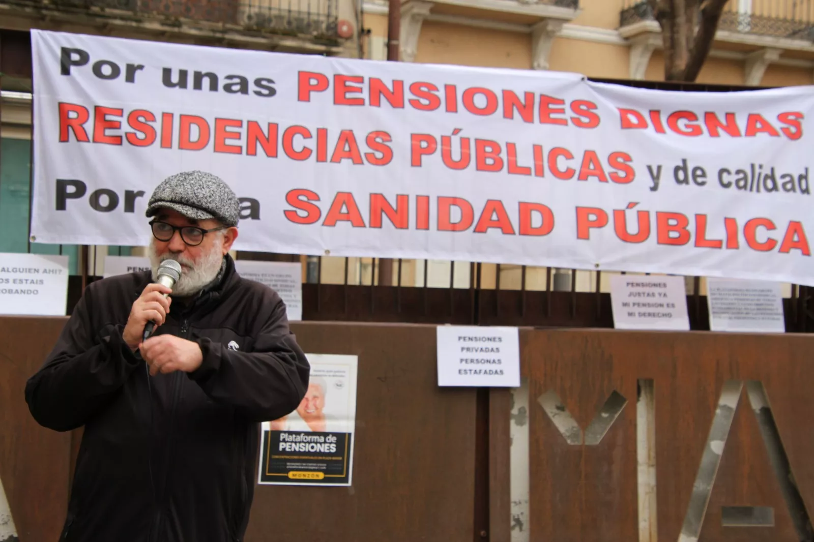 COESPE Aragón presentando en Monzón su decálogo reivindicativo del 2025. Foto Carlos Neofato
