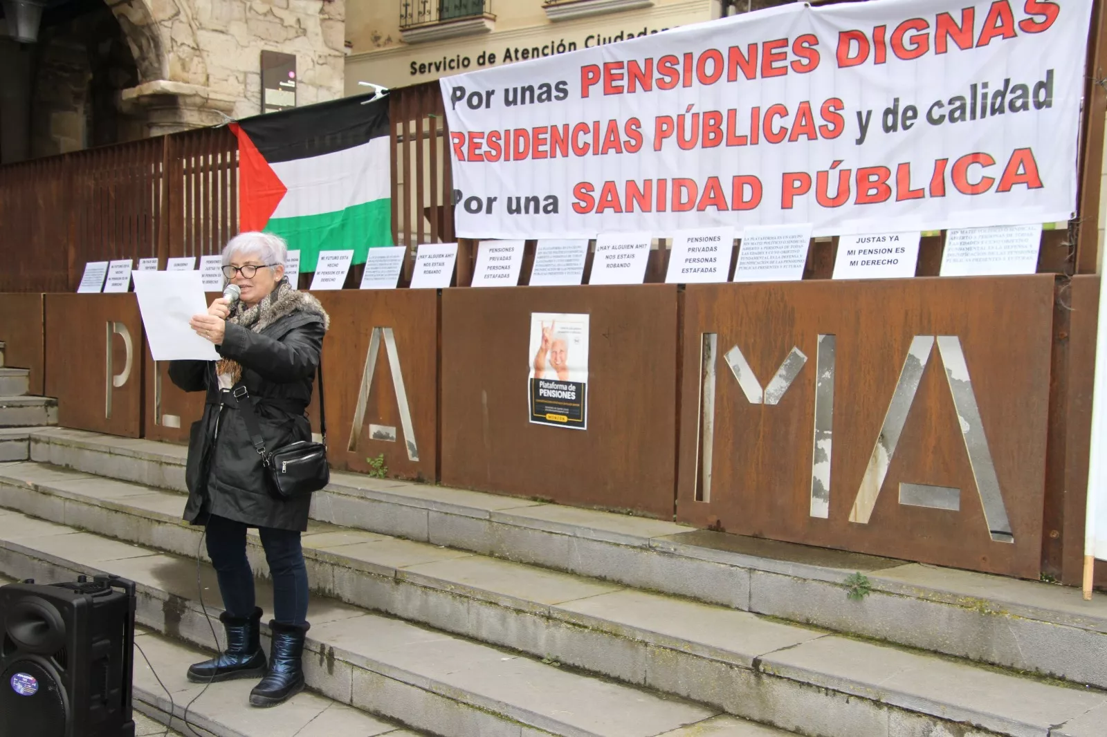COESPE Aragón presentando en Monzón su decálogo reivindicativo del 2025. Foto Carlos Neofato