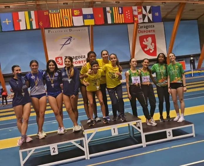 Podio  relevo femenino