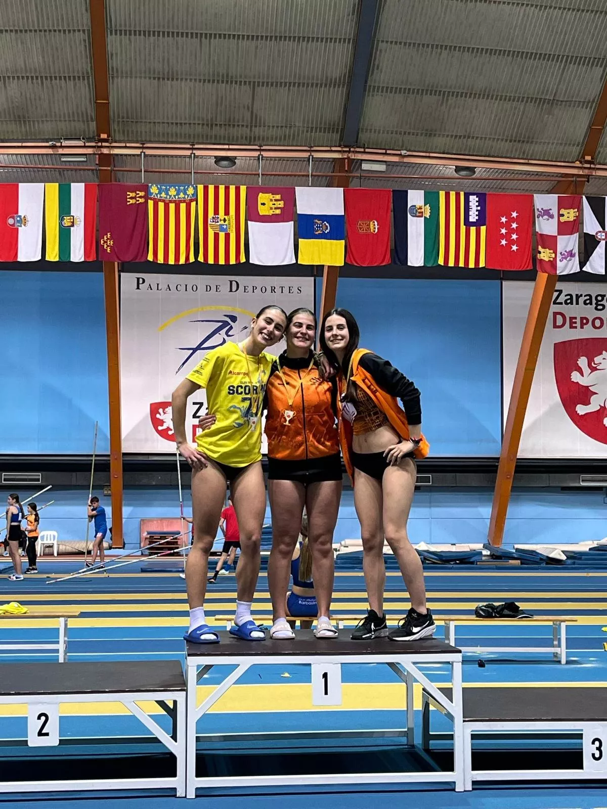 Podio 60 lisos con Mariona Salamó y Sofía Sagarra