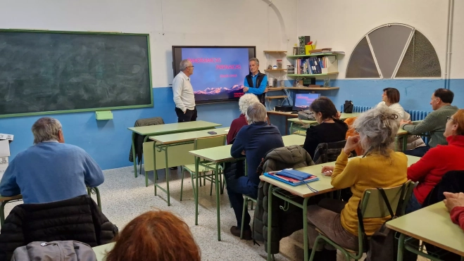 Proyección y conferencia ofrecida recientemente en el IES Ramón y Cajal de Huesca. Foto Myriam Martínez