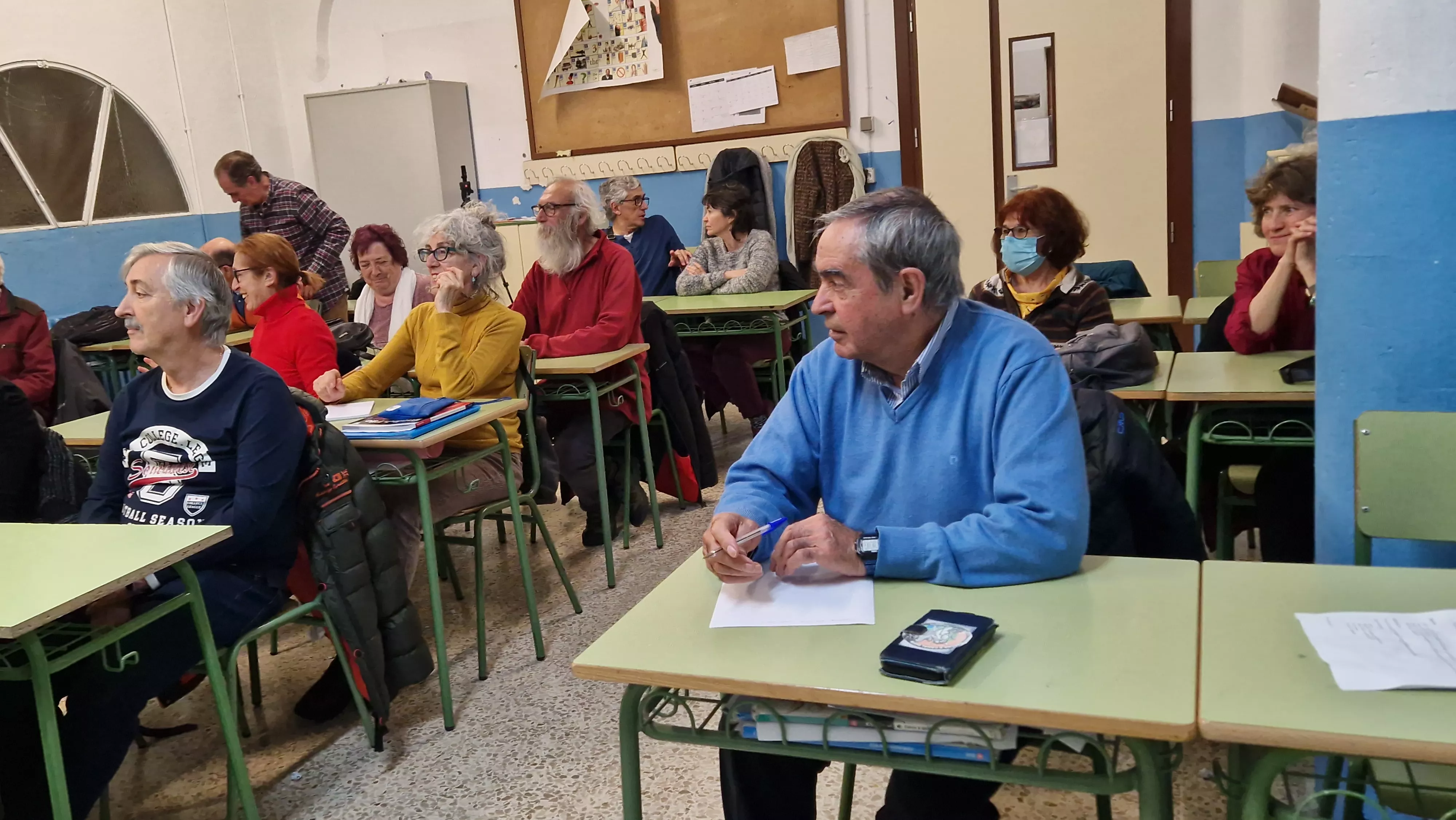 Antonio García Serrano en el IES Ramón y Cajal de Huesca y algunas de sus fotografías