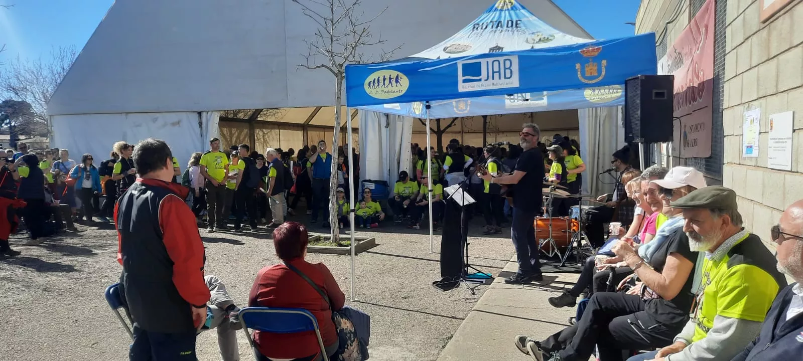 Jornada del domingo de la VIII Caminata en la Flor del Almendro de Ayerbe.