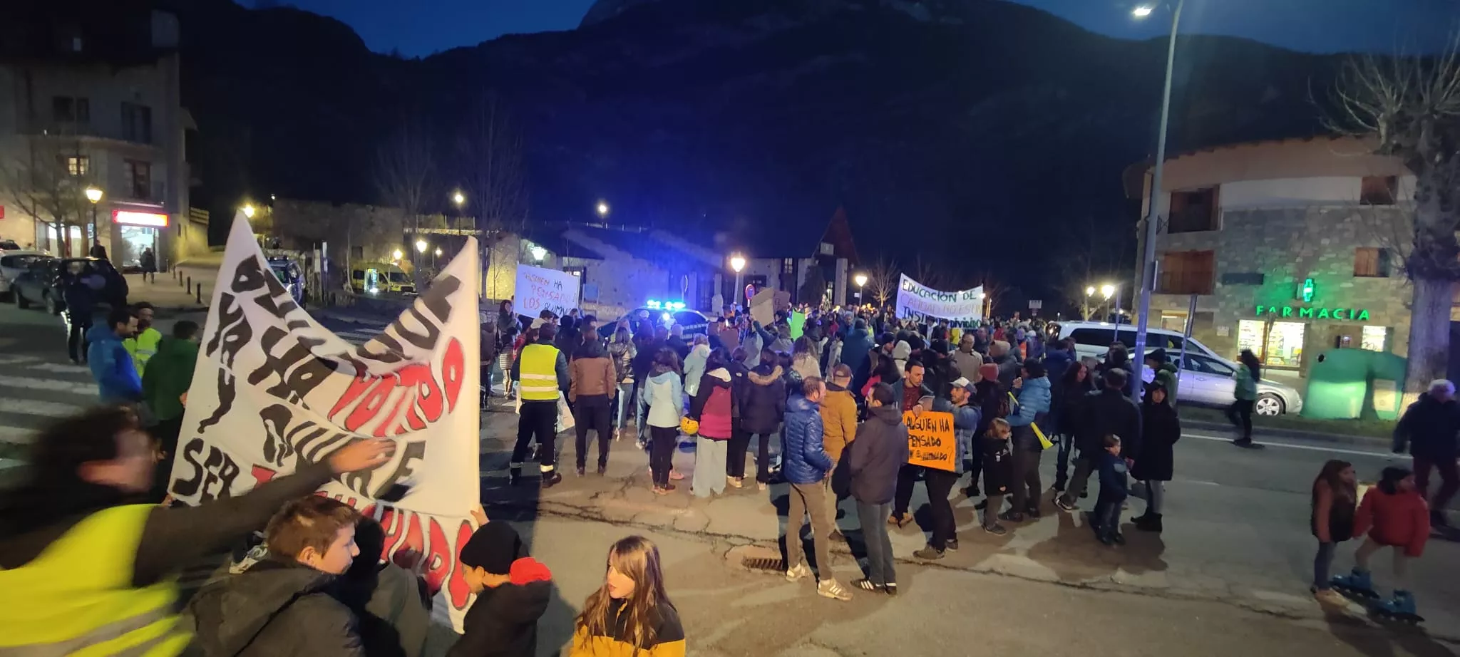 Nueva movilización para defender la unidad educativa del IES Castejón de Sos.