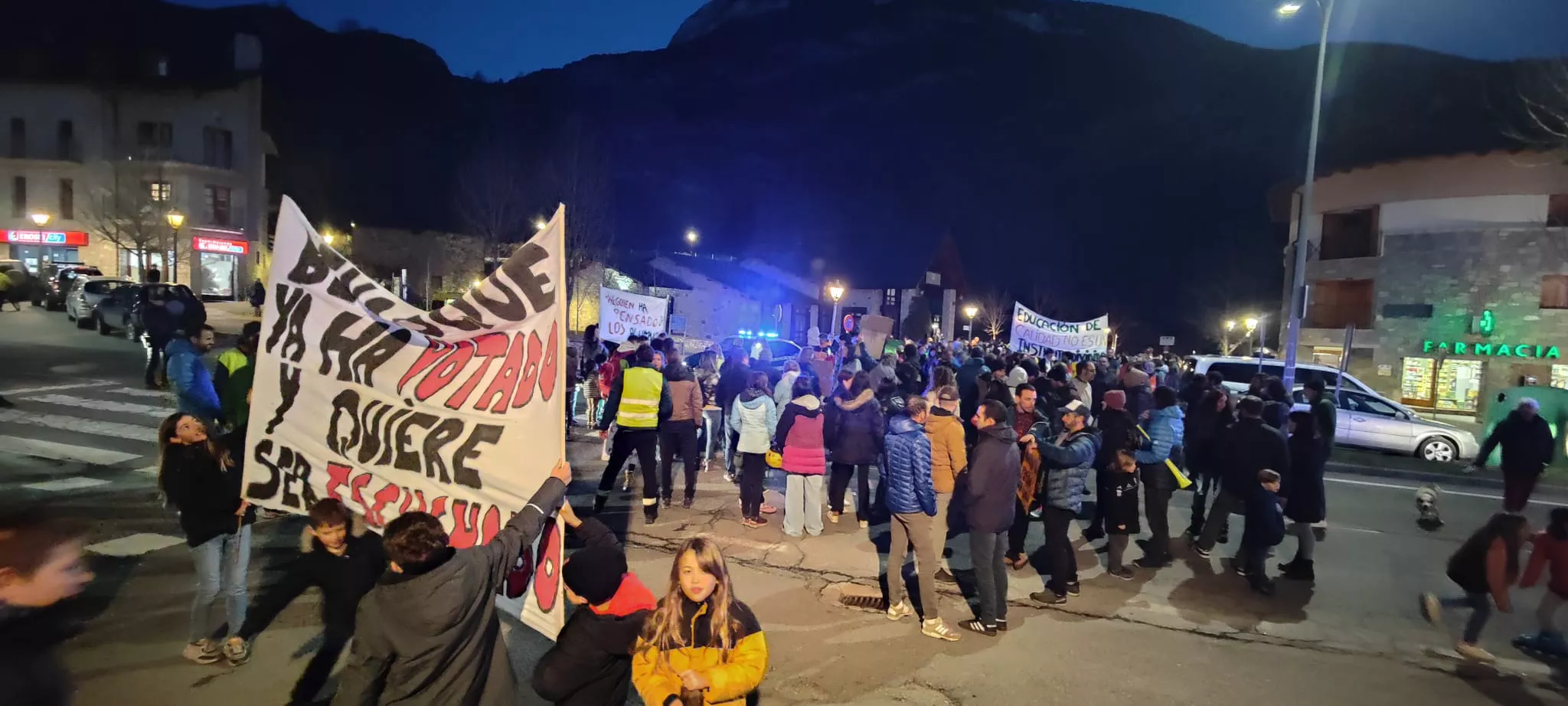 Nueva movilización para defender la unidad educativa del IES Castejón de Sos.