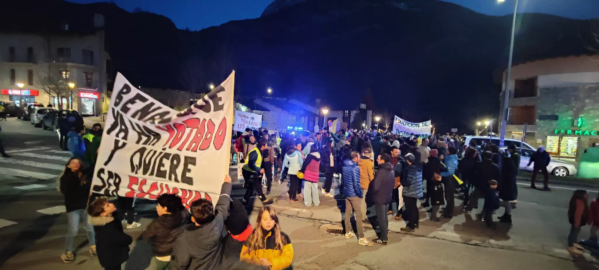 Nueva movilización para defender la unidad educativa del IES Castejón de Sos.