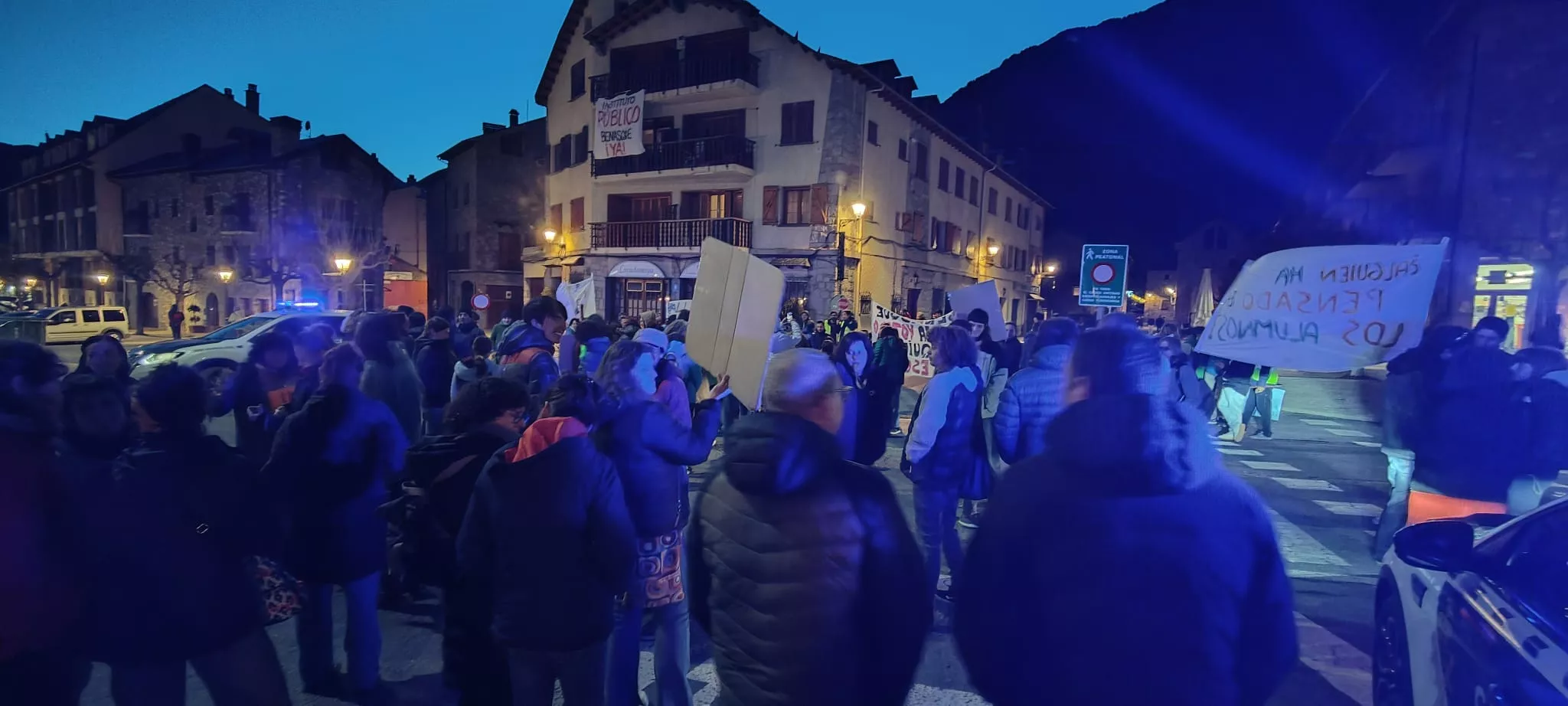 Nueva movilización para defender la unidad educativa del IES Castejón de Sos.