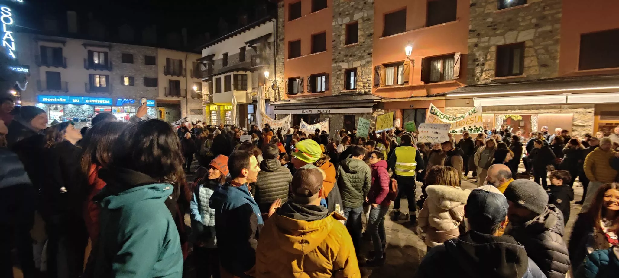 Nueva movilización para defender la unidad educativa del IES Castejón de Sos.