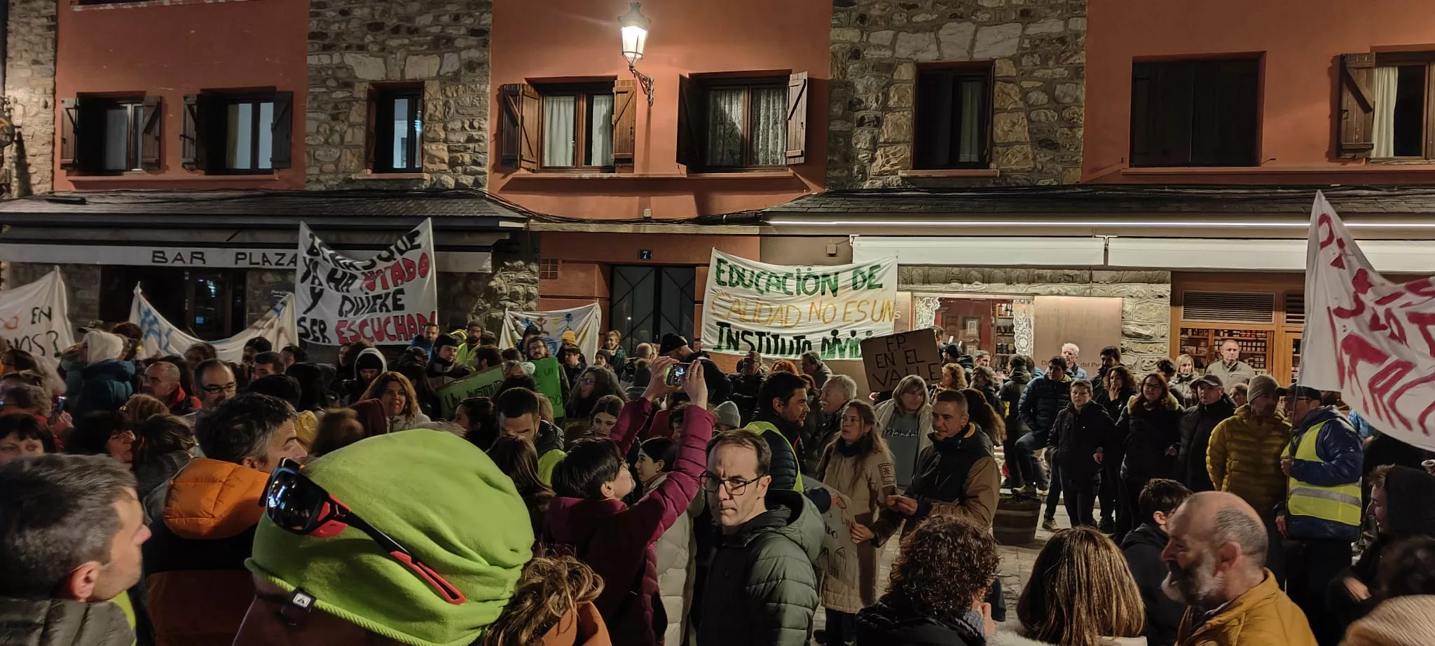 Nueva movilización para defender la unidad educativa del IES Castejón de Sos.