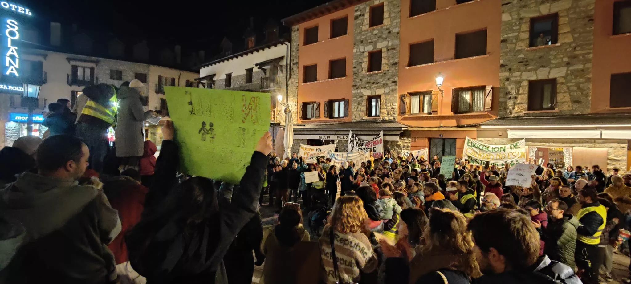 Nueva movilización para defender la unidad educativa del IES Castejón de Sos.