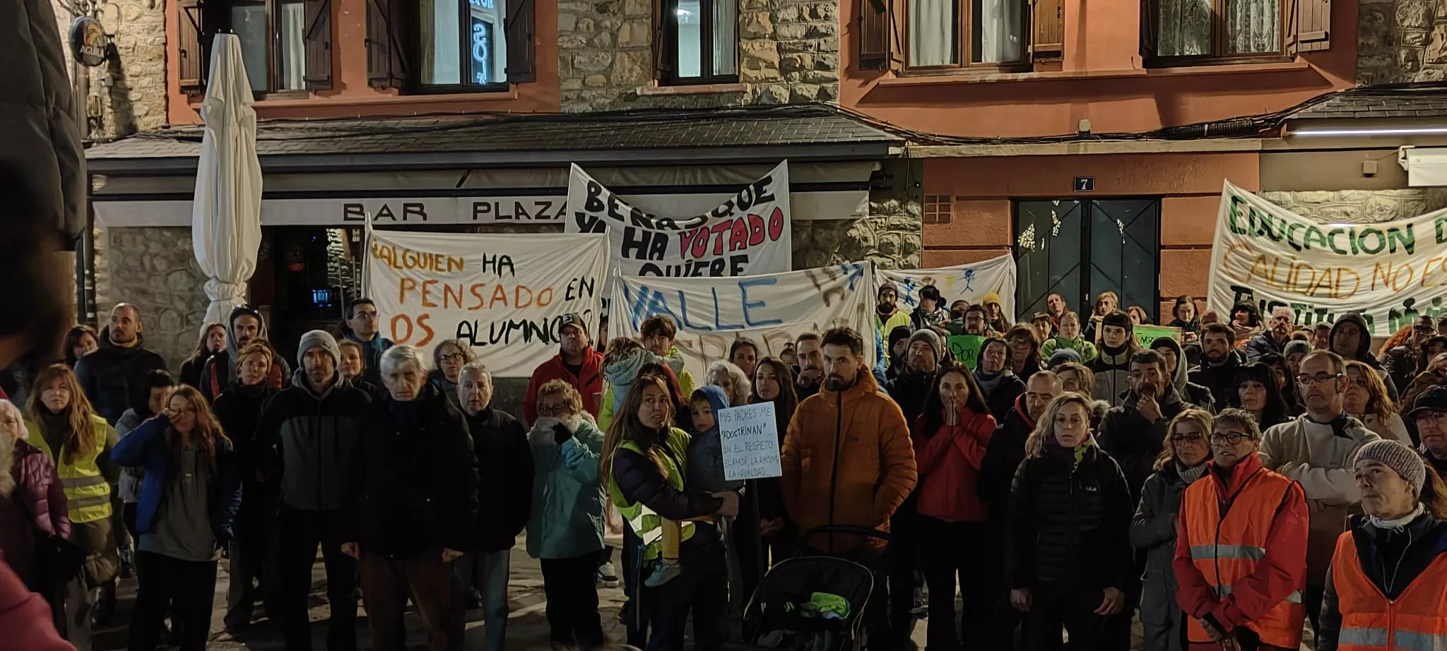 Nueva movilización para defender la unidad educativa del IES Castejón de Sos.