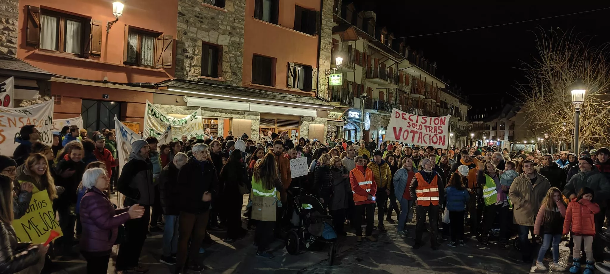 Nueva movilización para defender la unidad educativa del IES Castejón de Sos.