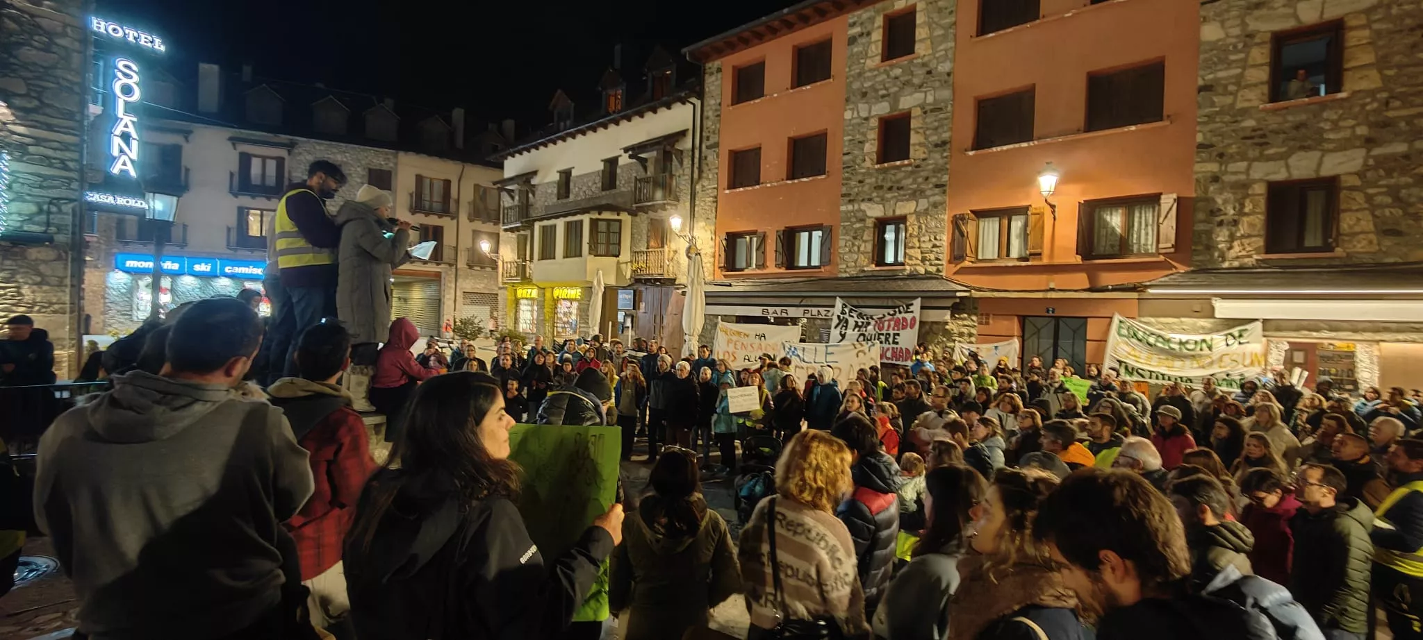 Nueva movilización para defender la unidad educativa del IES Castejón de Sos.