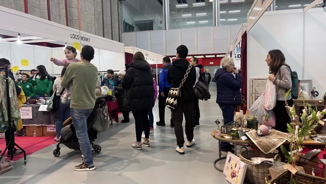 El domingo también se ha registrado buen ambiente en la Feria de los Stocks de Huesca.
