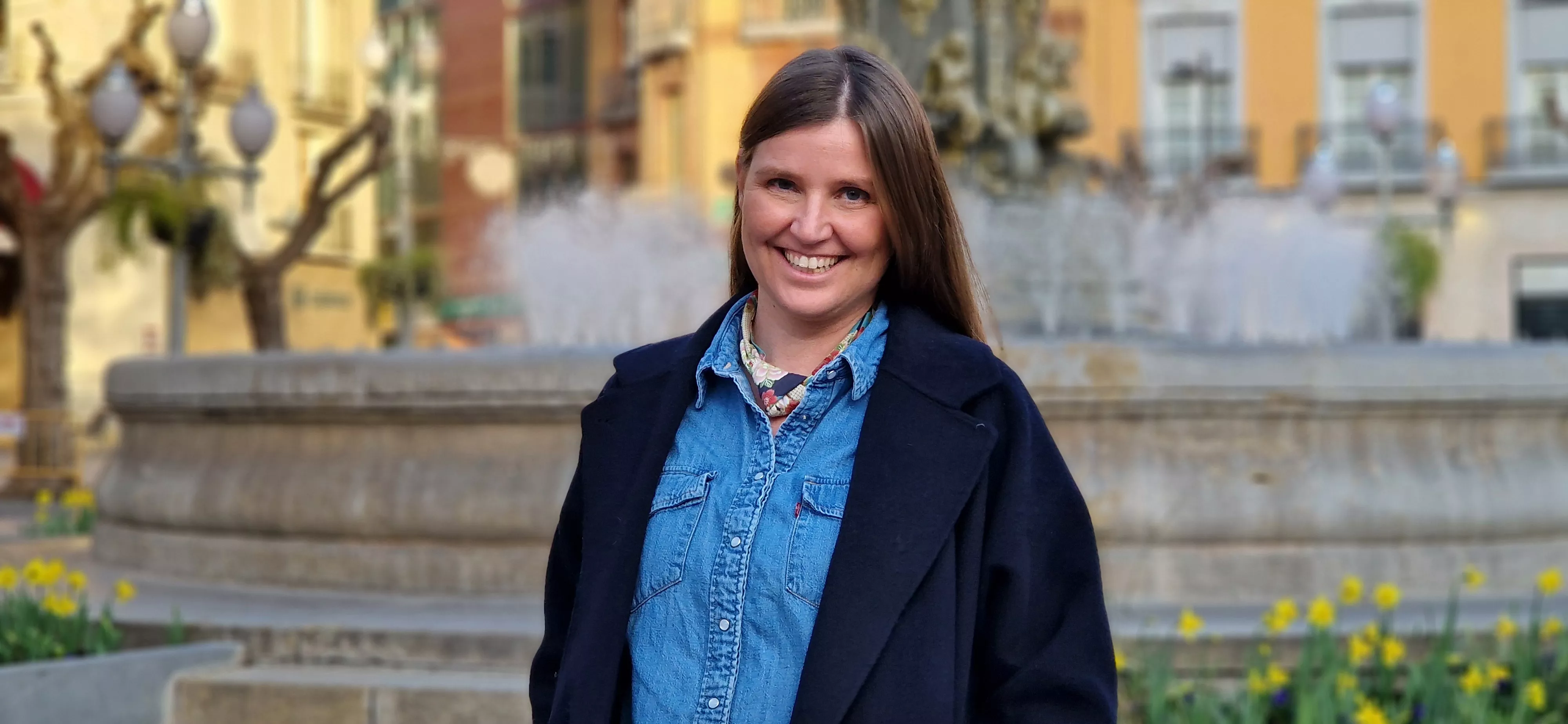 Marta Borraz, en la plaza de Navarra de Huesca. Foto Myriam Martínez