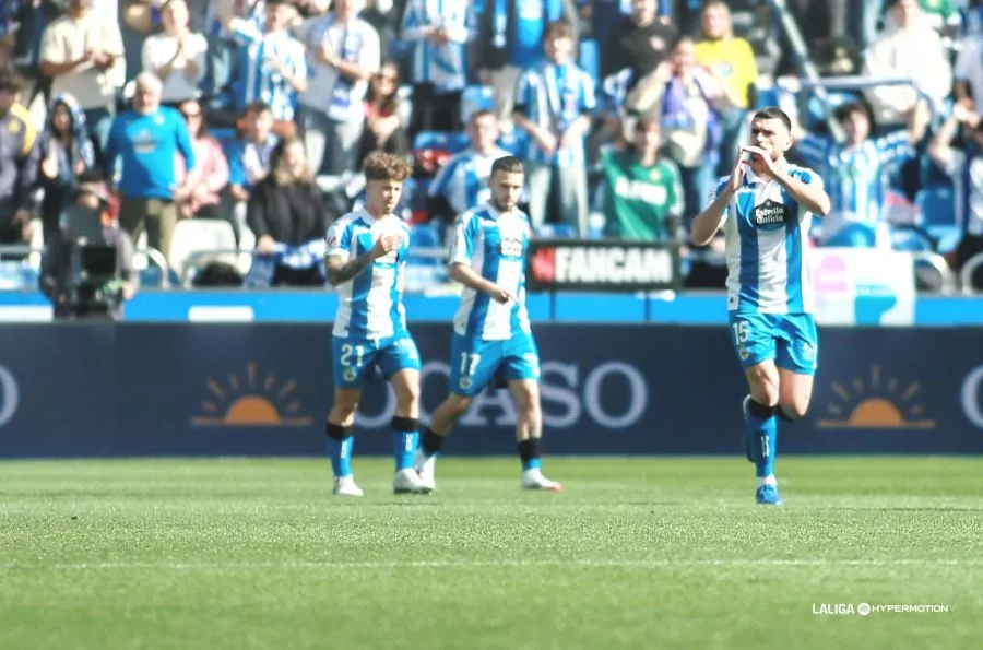 Pablo Vázquez celebra el gol ante el Huesca que finalmente no subiría al marcador. Foto: LaLiga