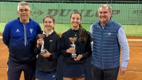 Sara Houghton, subcampeona de Aragón infantil de dobles.