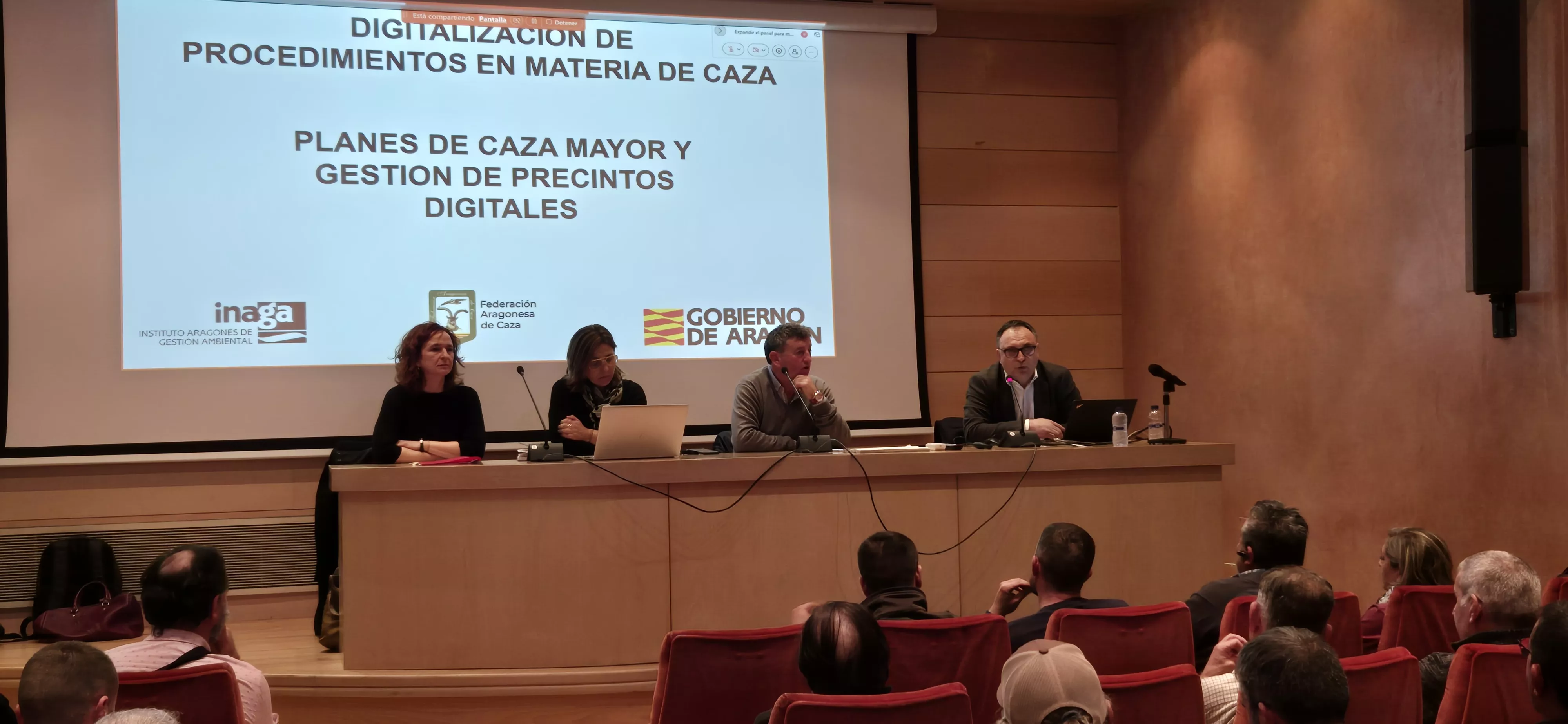 Primera reunión para informar del nuevo recinto digital para caza mayor en Aragón.