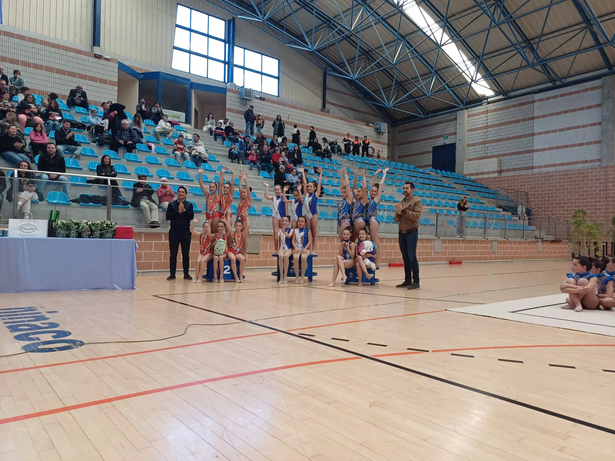 Podio Alevín conjuntos