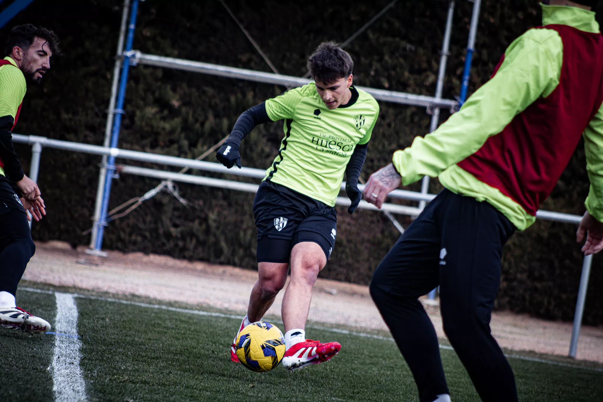 Willy Chatiliez entrena con el primer equipo tras su internacionalidad con Chile